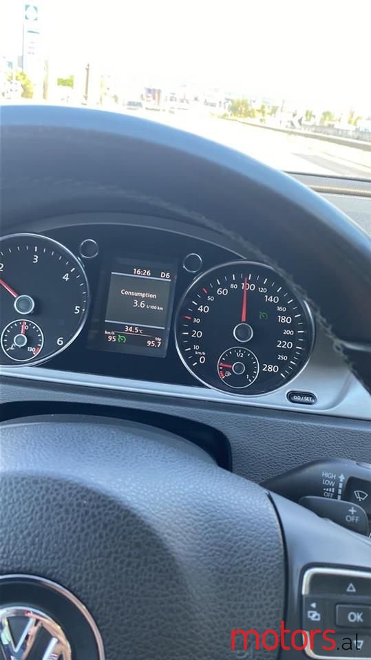 2013' Volkswagen photo #2