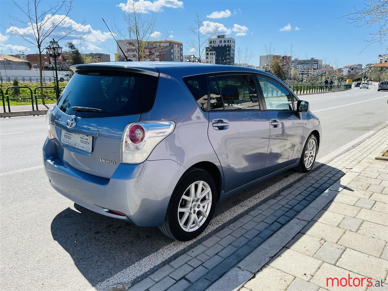 2009' Toyota Verso photo #6