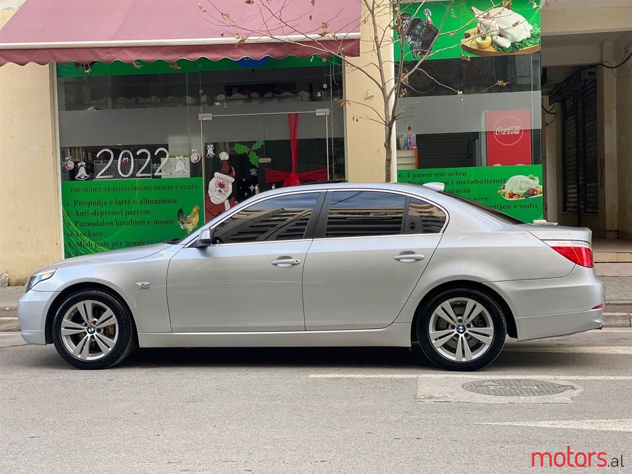 2010' BMW 528 photo #1