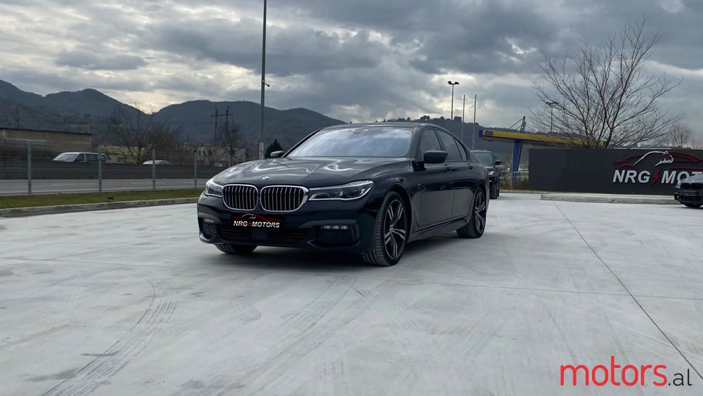 2018' BMW 740 photo #2