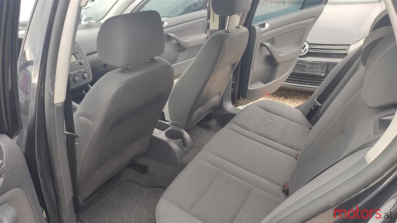 2005' Volkswagen Golf photo #5