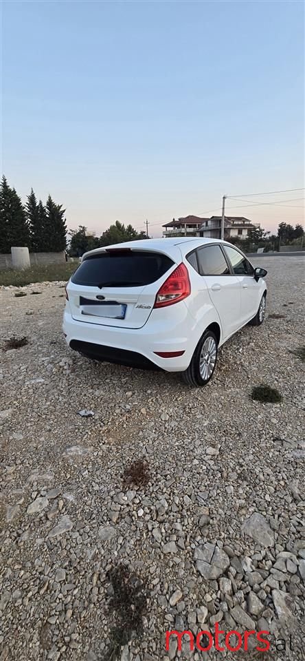 2009' Ford Fiesta photo #4