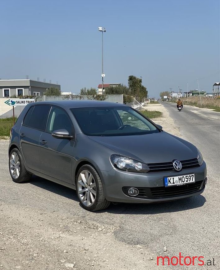 2009' Volkswagen Golf photo #1