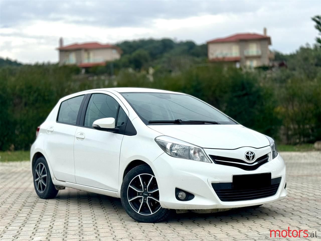 2012' Toyota Yaris photo #1