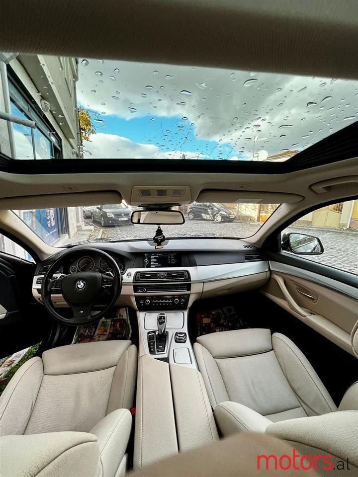 2010' BMW 550 photo #6