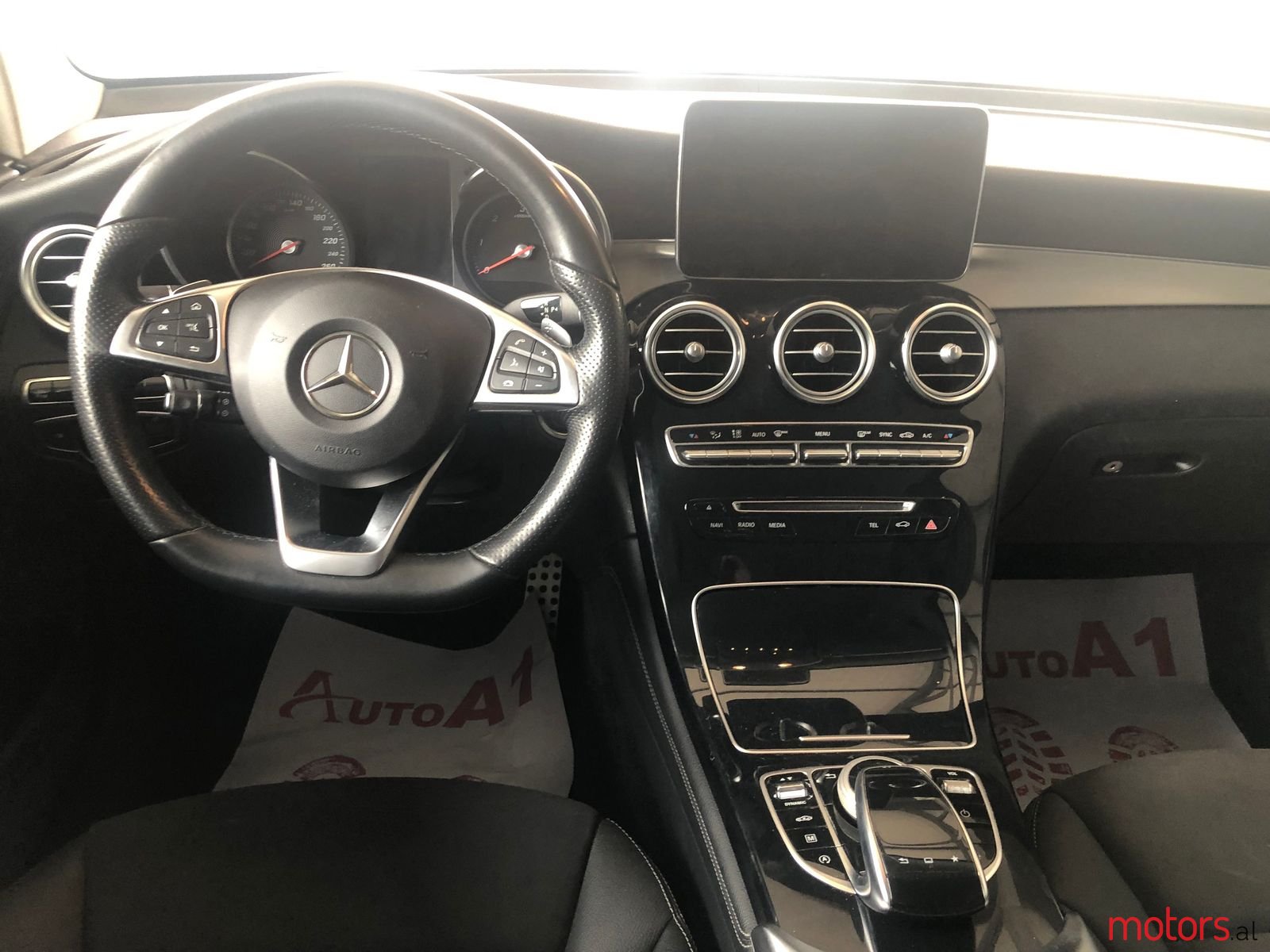 2016' Mercedes-Benz CLC 250 photo #3