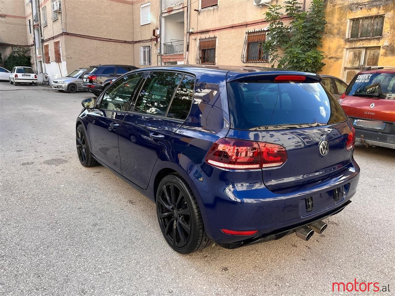 2011' Volkswagen Golf photo #3