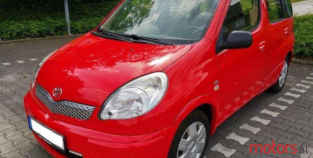 2004' Toyota Verso photo #1