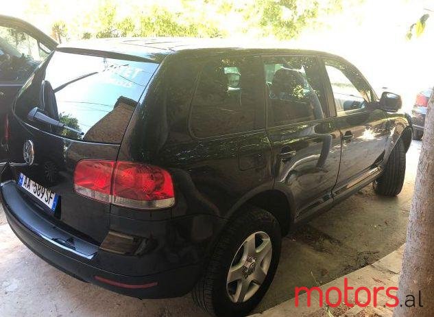 2005' Volkswagen Touareg photo #1