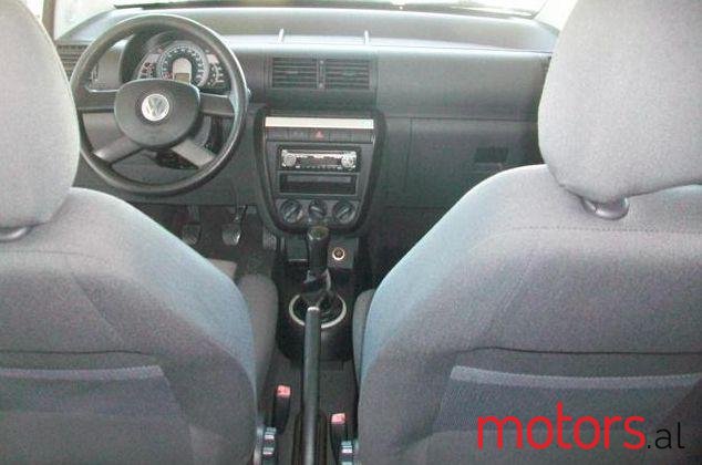 2006' Volkswagen Fox photo #2