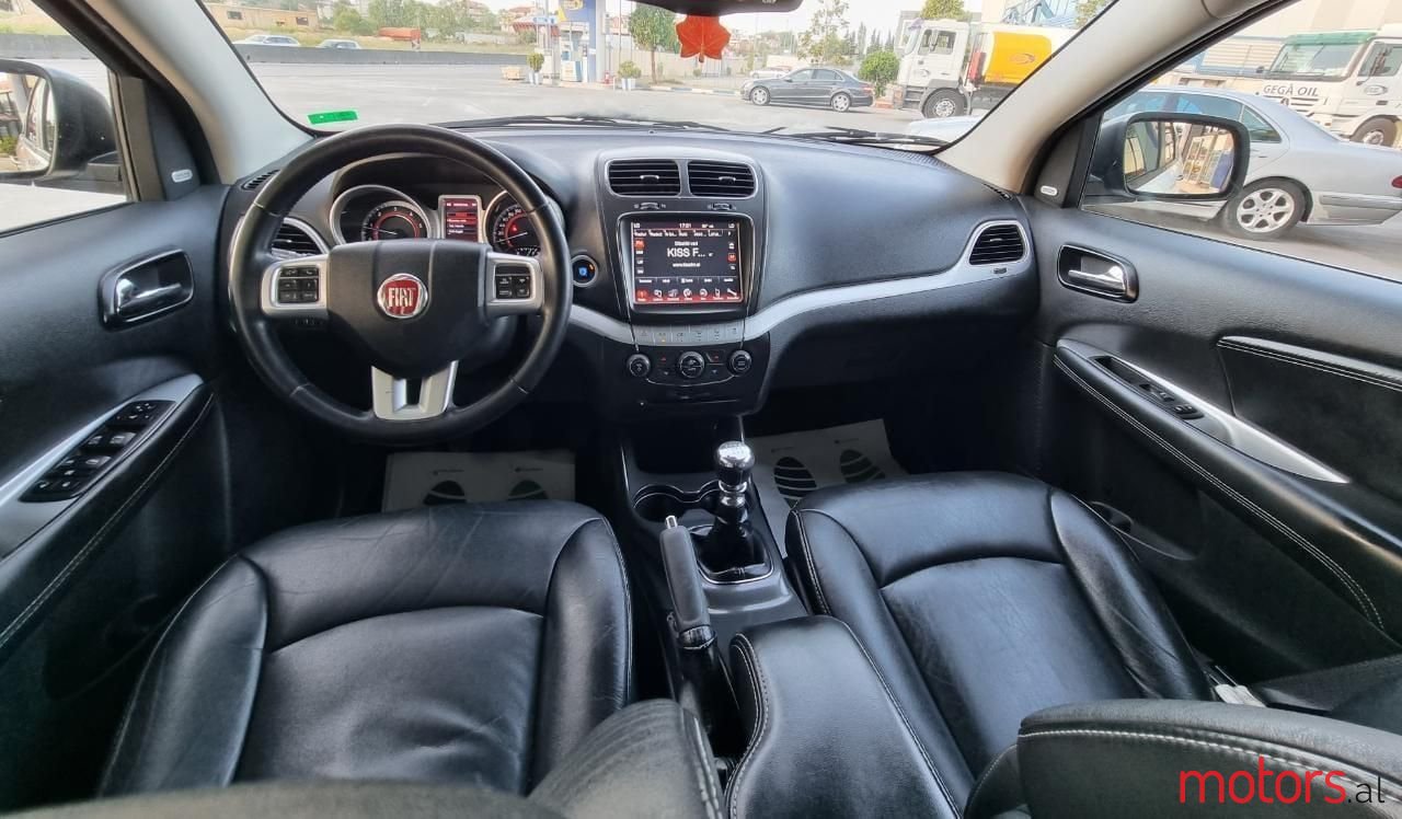 2012' Fiat Freemont photo #5