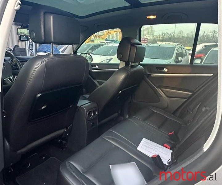 2013' Volkswagen Tiguan photo #2