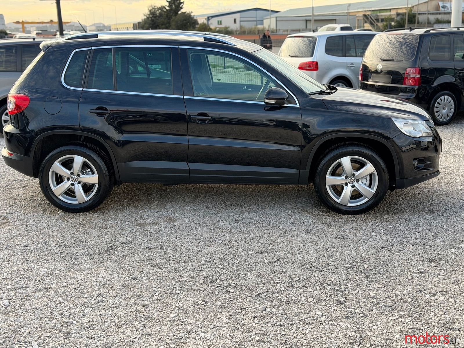 2009' Volkswagen Tiguan photo #4