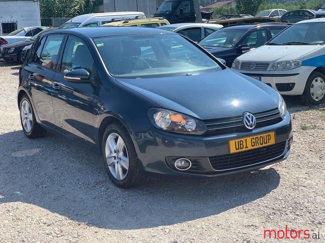 2009' Volkswagen Golf photo #3