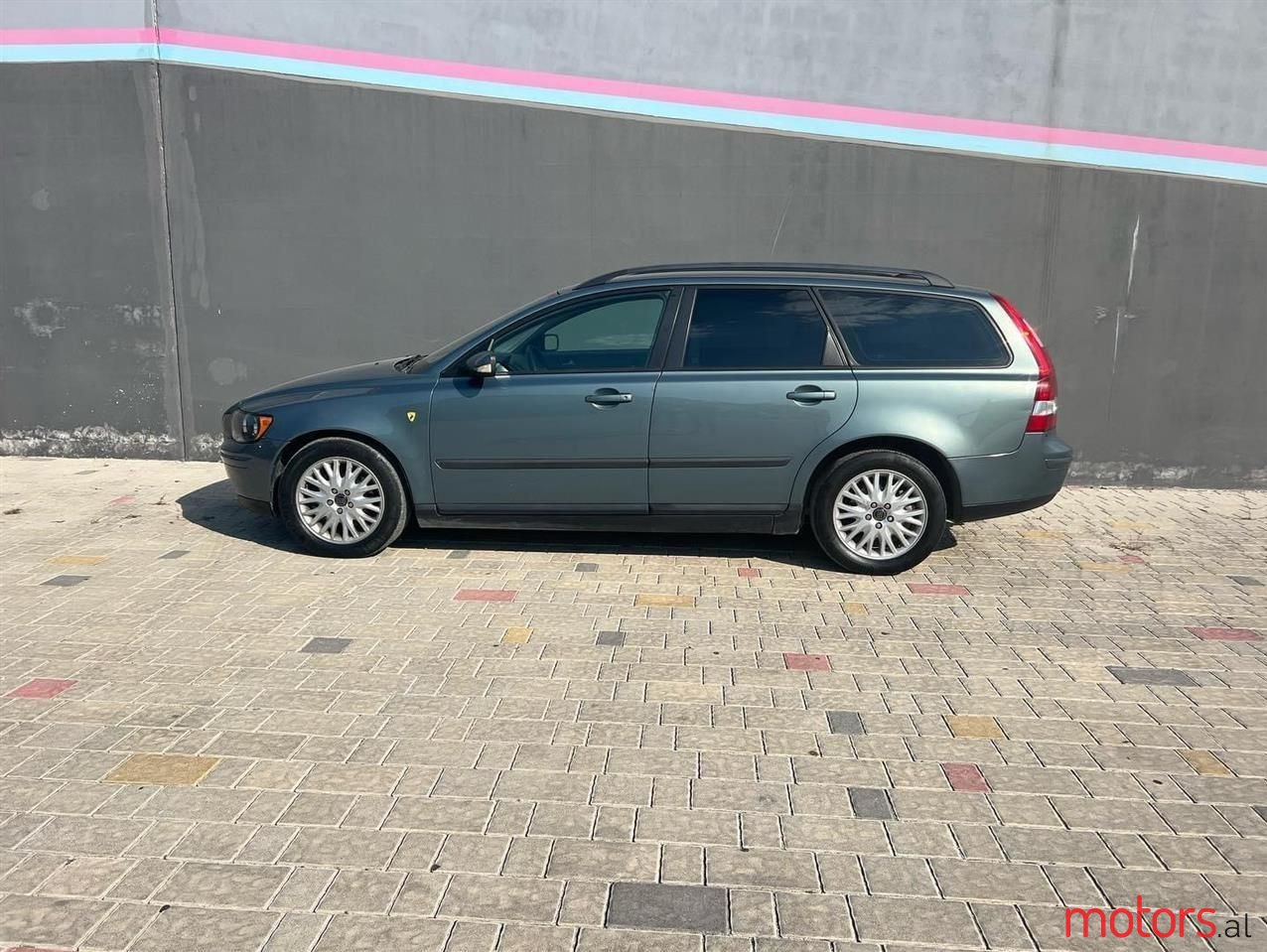 2005' Volvo V50 photo #6