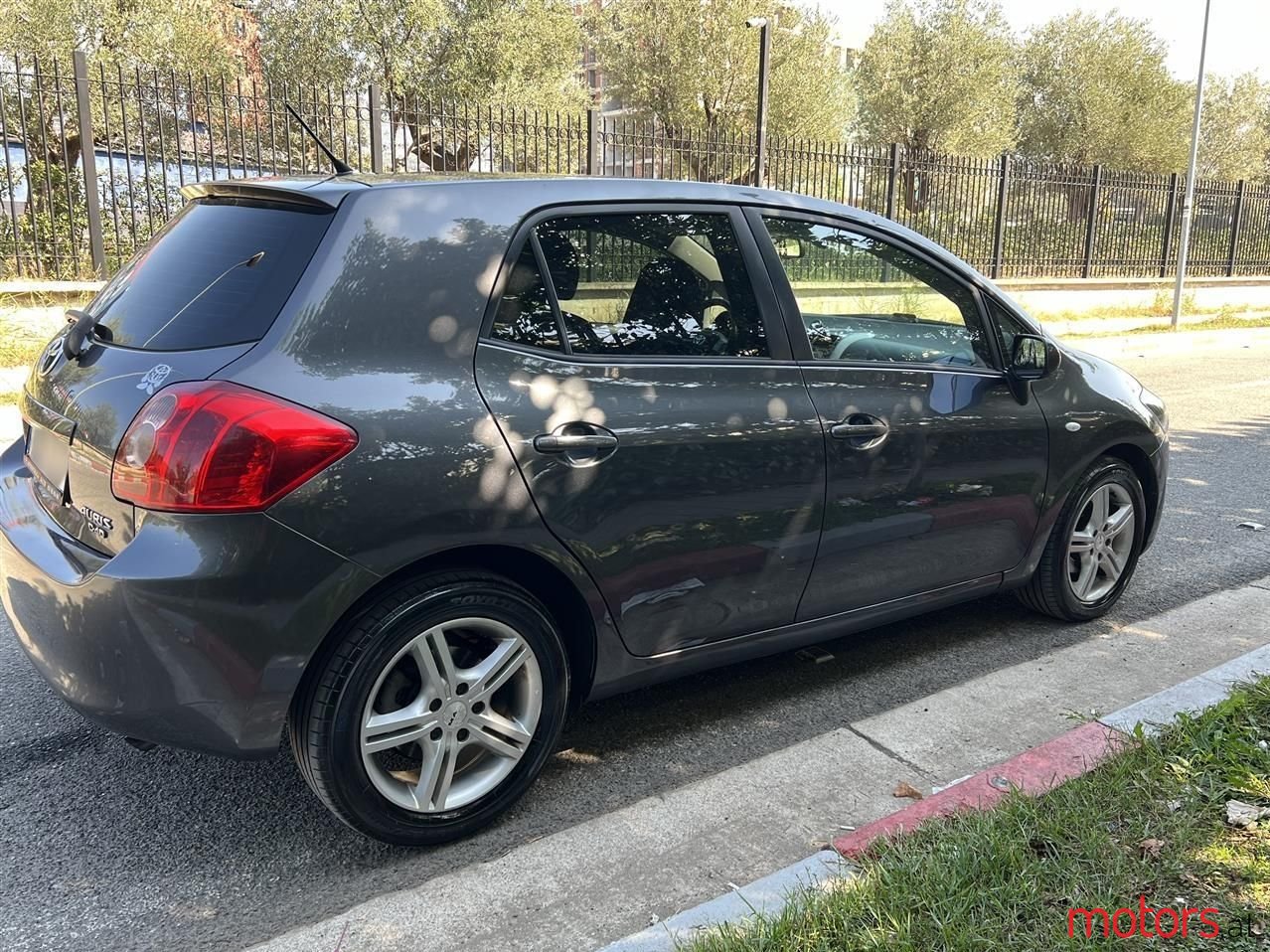 2008' Toyota Auris photo #1