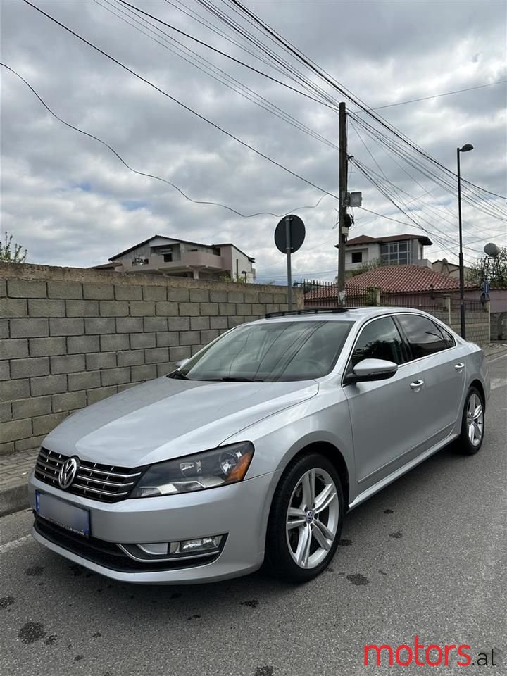 2013' Volkswagen Passat photo #3