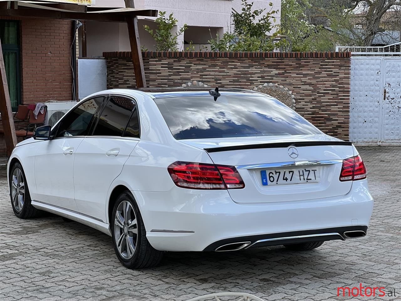 2015' Mercedes-Benz E 220 photo #5