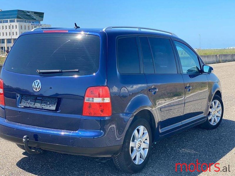 2006' Volkswagen Touran photo #1