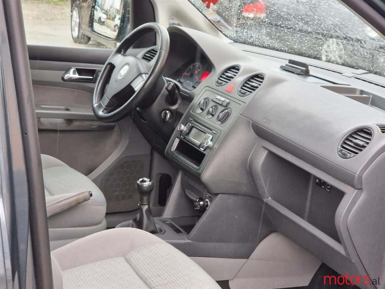 2009' Volkswagen Caddy photo #4