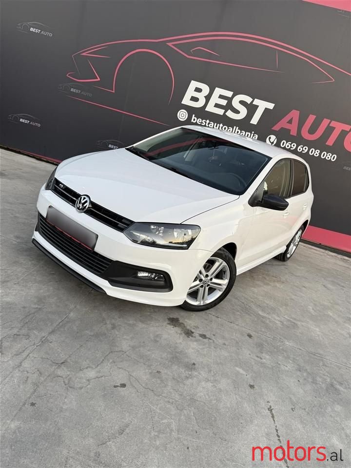 2014' Volkswagen Polo photo #2