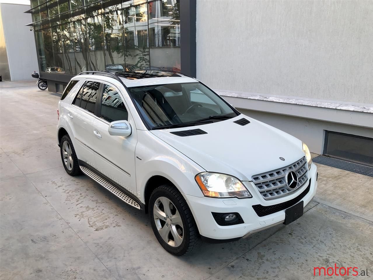 2010' Mercedes-Benz ML 350 photo #6