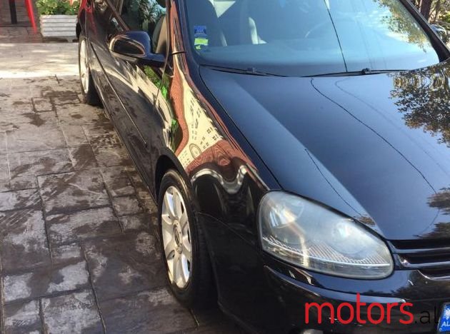 2004' Volkswagen Golf photo #1