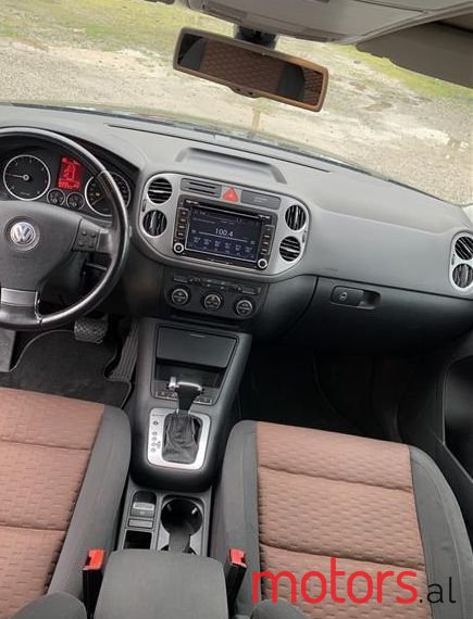 2008' Volkswagen Tiguan photo #4