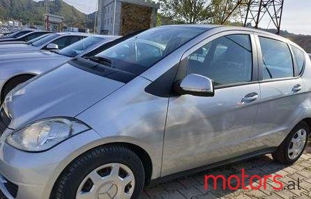 2009' Mercedes-Benz A 180 photo #1