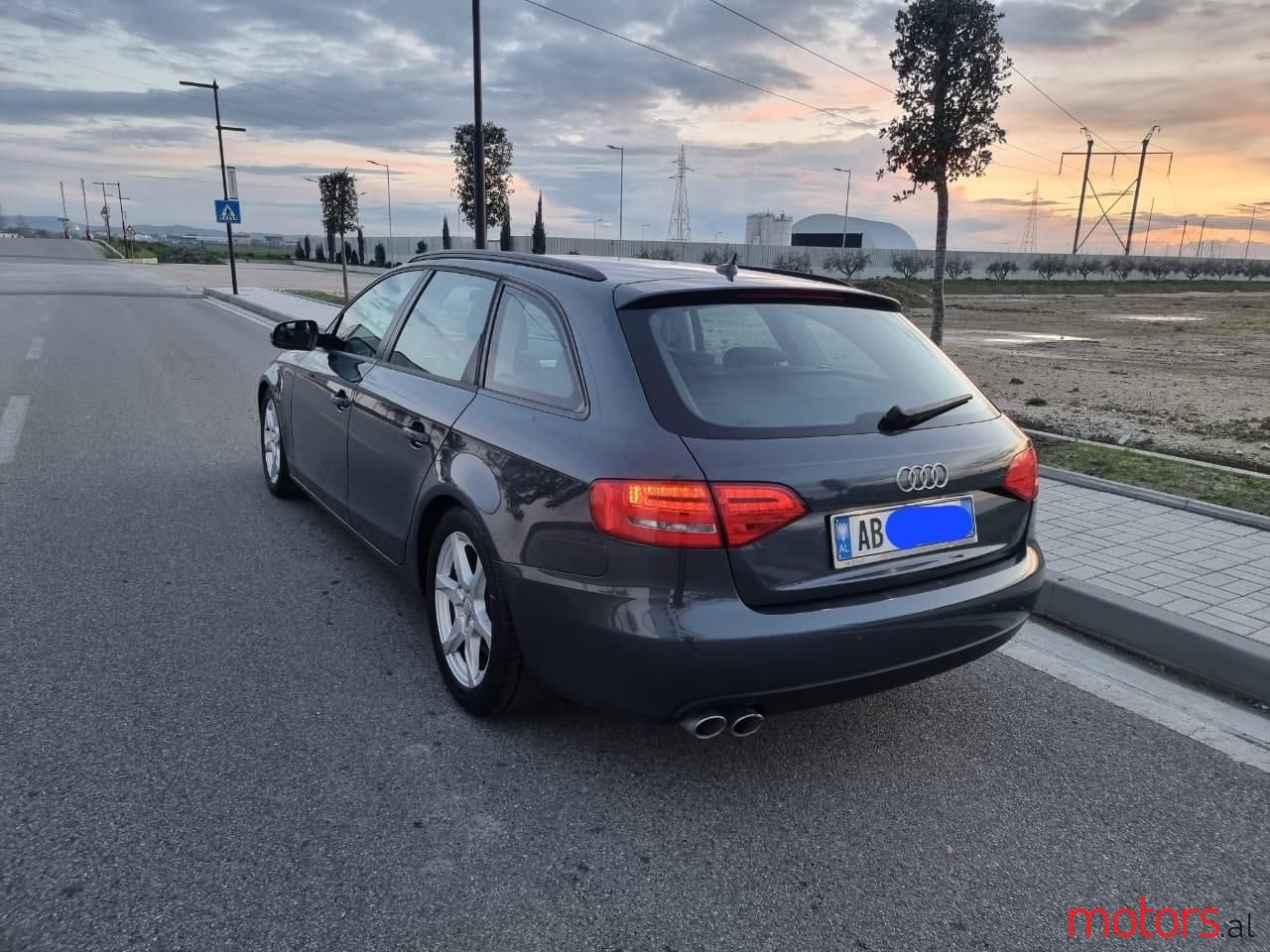 2010' Audi A4 photo #3