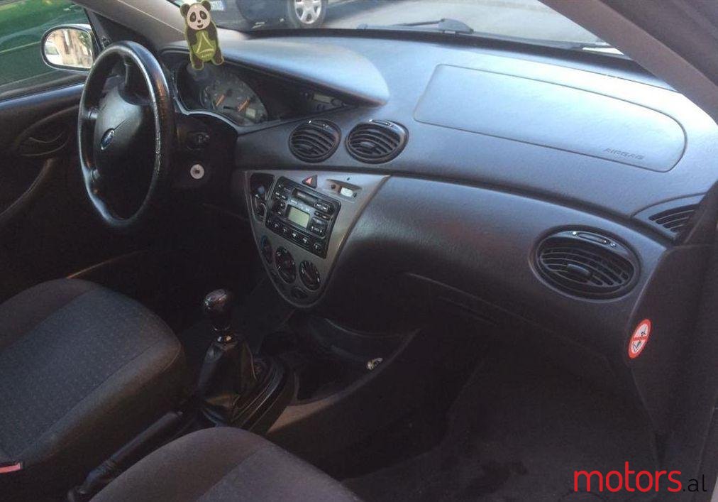 2004' Ford Focus photo #1