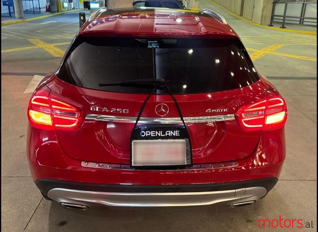 2016' Mercedes-Benz GLA 250 photo #2