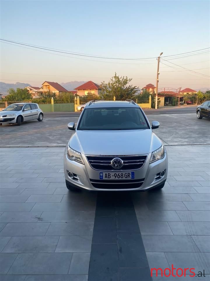 2009' Volkswagen Tiguan photo #1