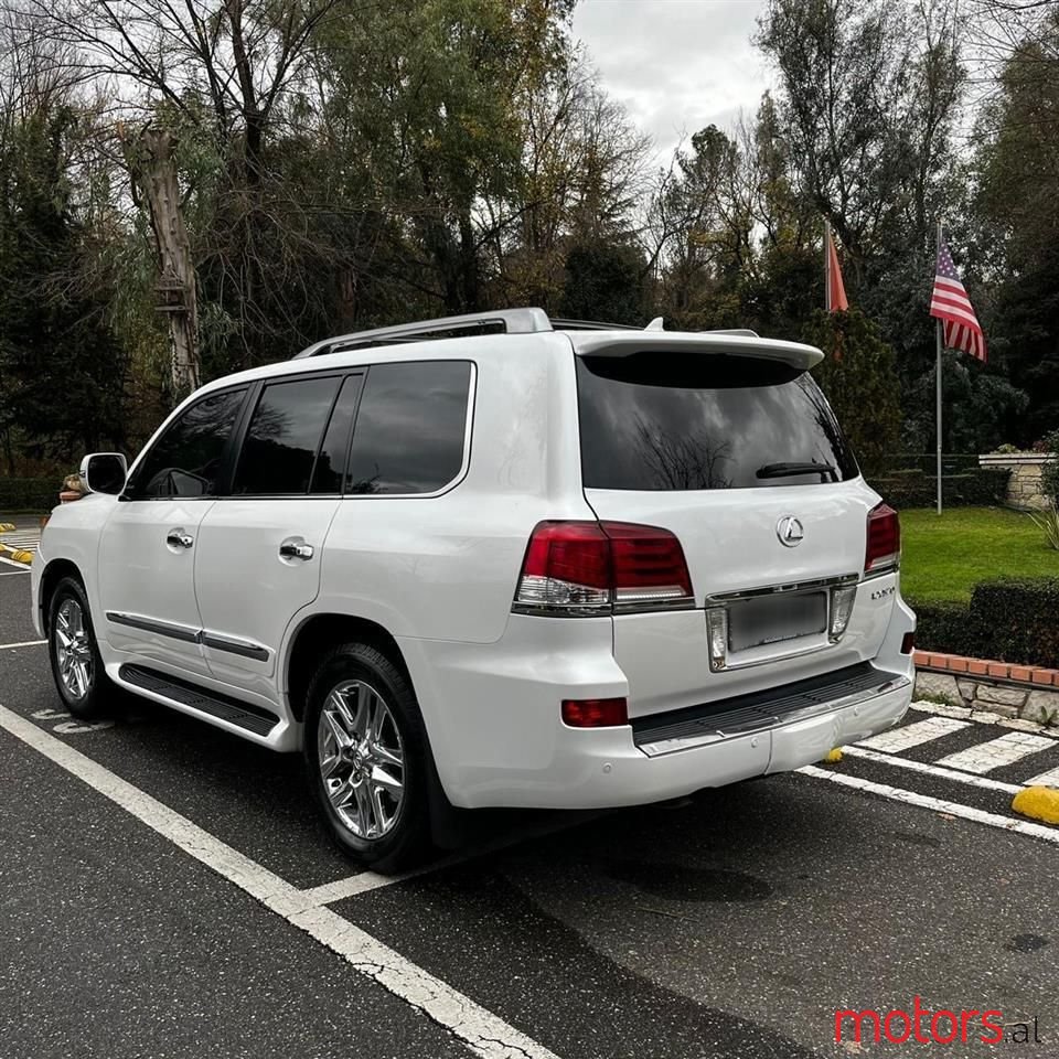 2013' Lexus LX 570 photo #3