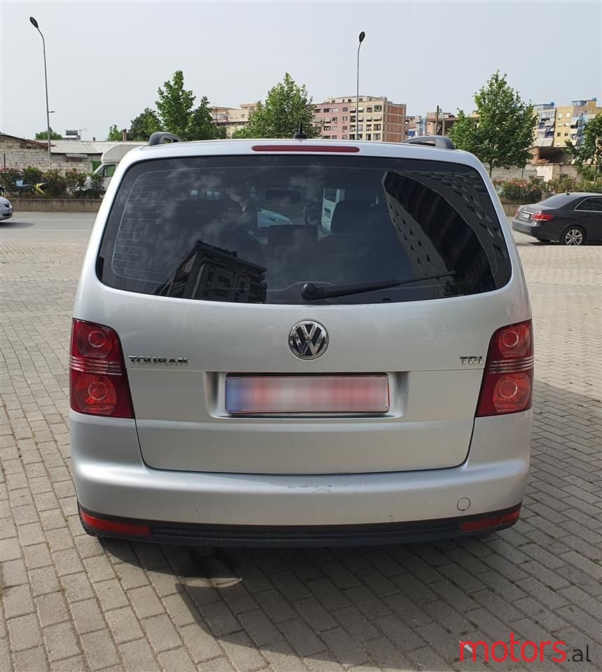 2010' Volkswagen Touran photo #6