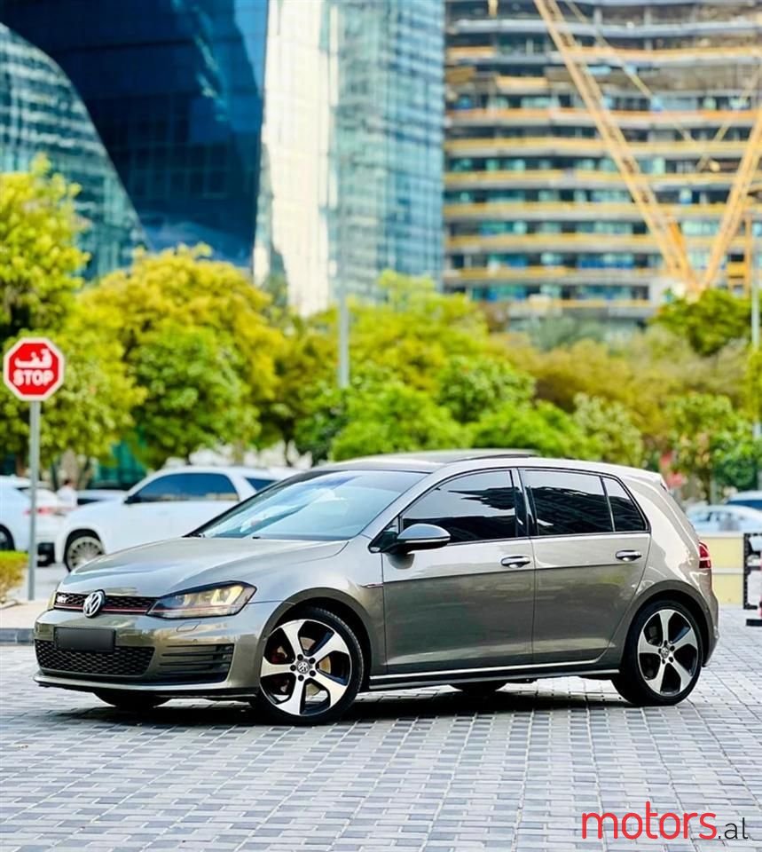 2015' Volkswagen Golf photo #2