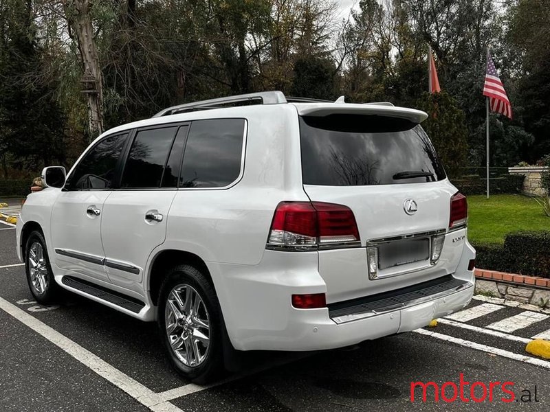 2013' Lexus LX 570 photo #3
