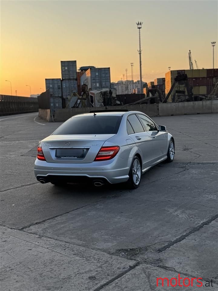 2012' Mercedes-Benz C 300 photo #5