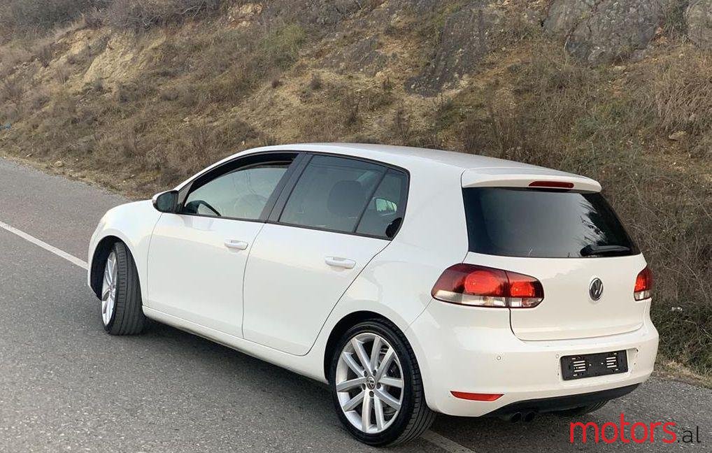 2009' Volkswagen Golf photo #1