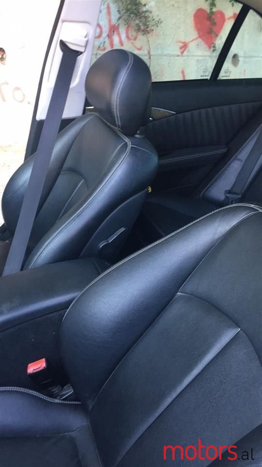 2009' Mercedes-Benz 320 photo #4