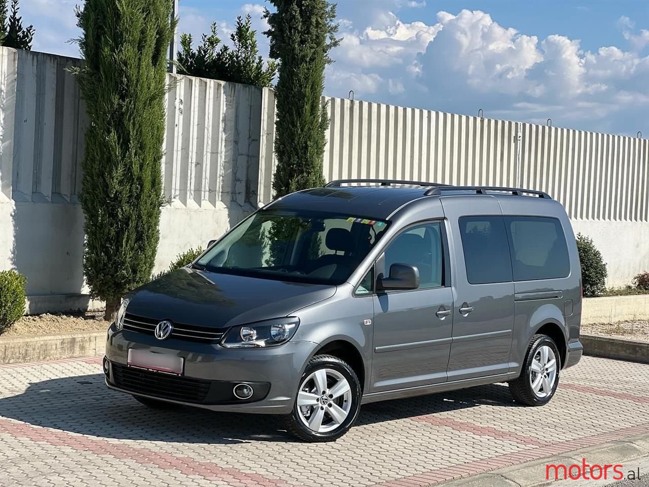2014' Volkswagen Caddy photo #1