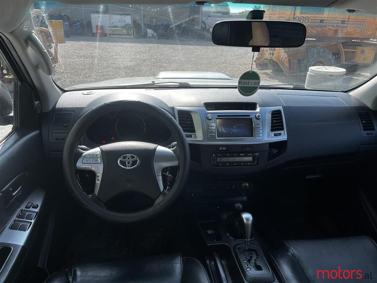 2015' Toyota Hilux photo #6