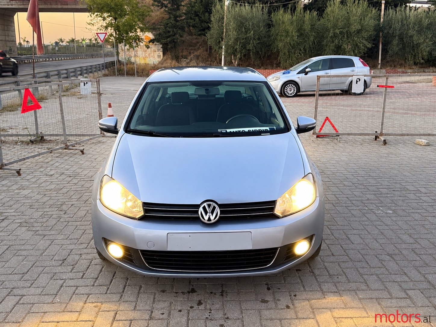 2009' Volkswagen Golf photo #2