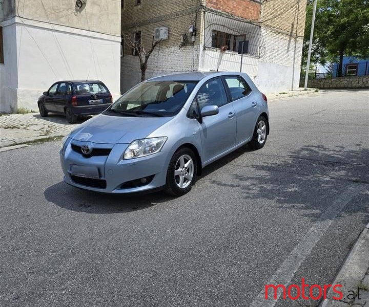 2008' Toyota Auris photo #2