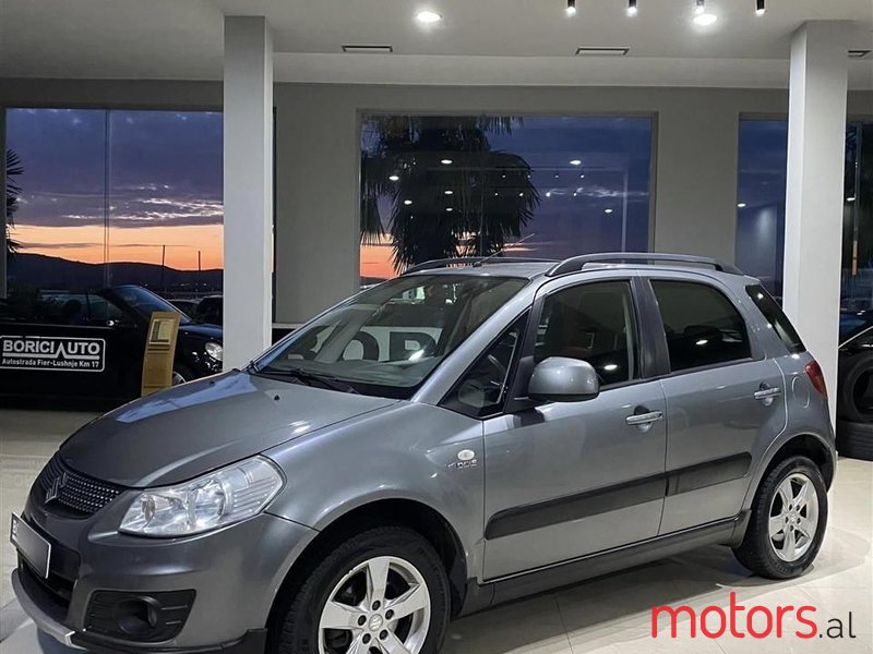 2012' Suzuki SX4 photo #1