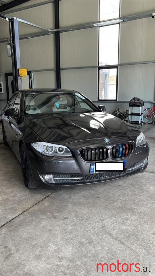 2012' BMW 530 photo #3