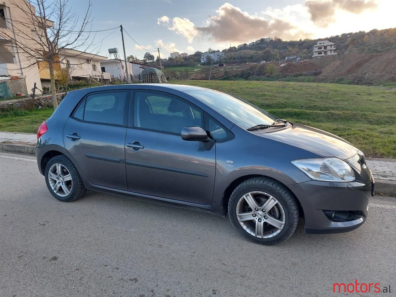 2008' Toyota Auris photo #4