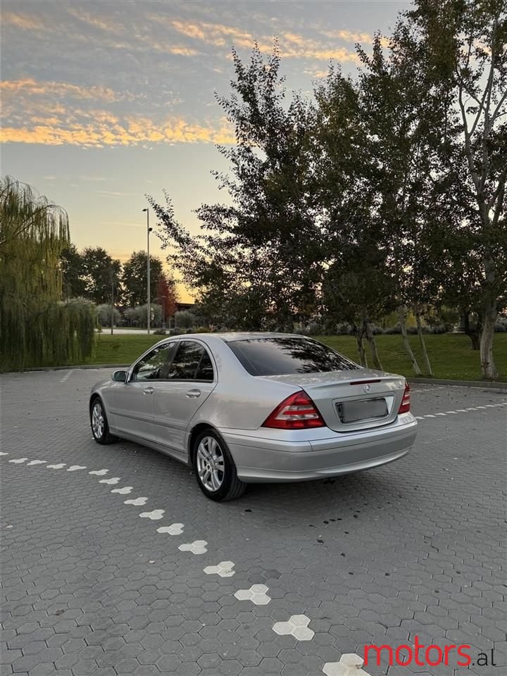 2005' Mercedes-Benz C 220 photo #3