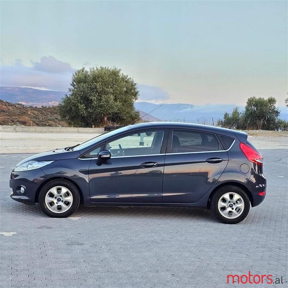 2011' Ford Fiesta photo #5