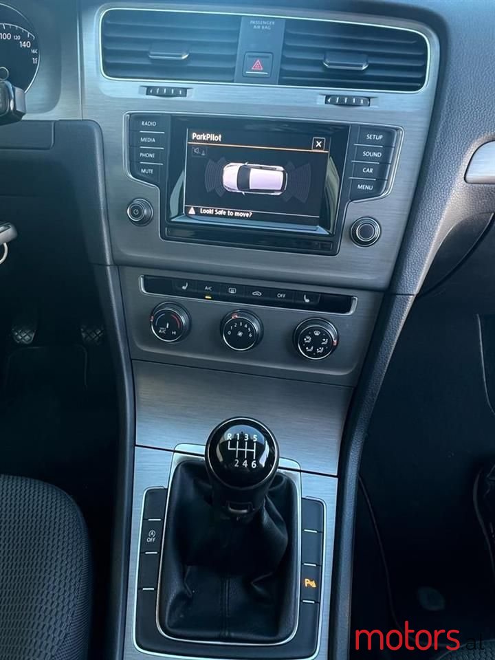 2014' Volkswagen Golf photo #4